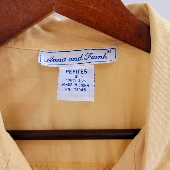 Vintage Anna and Frank Silk Soft 100% Silk Yellow Sleeveless Button Blouse SP - Picture 3 of 8